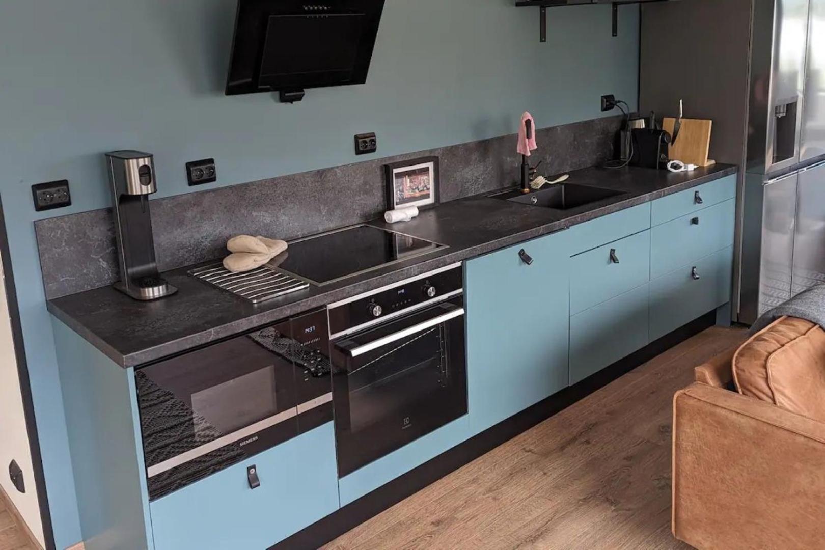 Nydelig Hytte Med Fantastisk Beliggenhet Ved Sjoen Villa Laupstad ภายนอก รูปภาพ